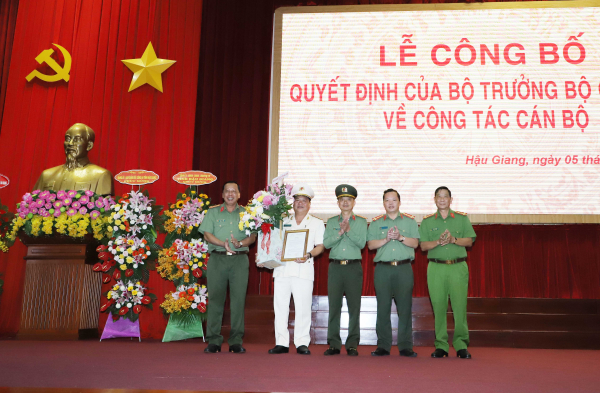 Công an Hậu Giang có tân Phó Giám đốc -0