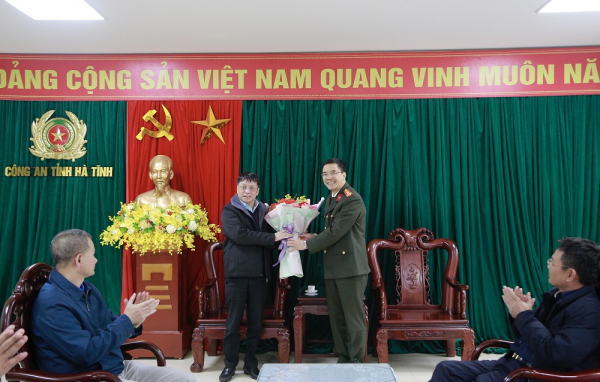 Tăng cường mối quan hệ phối hợp giữa Công an Hà Tĩnh với Báo CAND -0