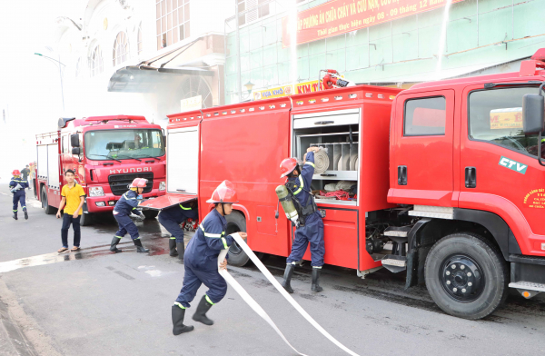 Bạc Liêu diễn tập phương án chữa cháy, cứu nạn cứu hộ cấp tỉnh -0