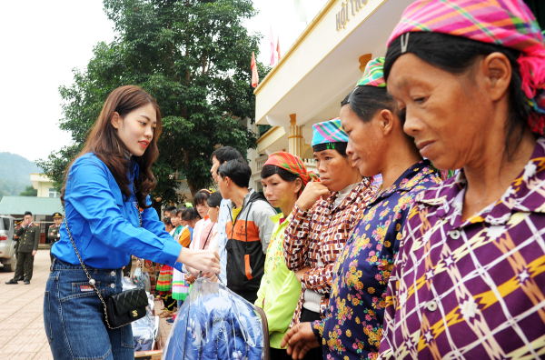 Xua tan lạnh giá mùa đông nơi địa đầu Tổ quốc -0