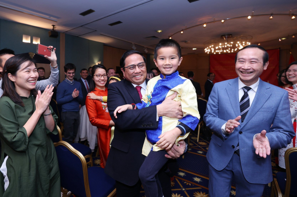 Thủ tướng Phạm Minh Chính gặp gỡ cộng đồng người Việt Nam tại Luxembourg -0