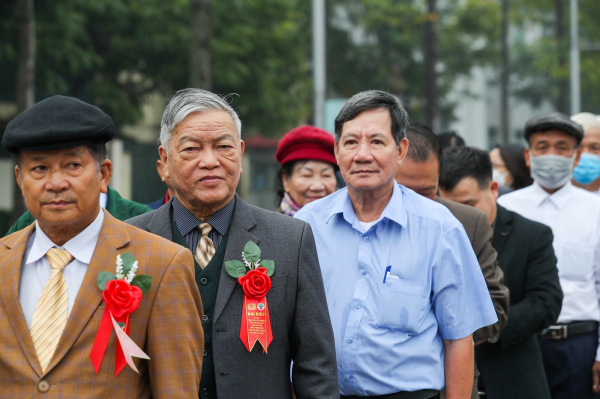 Đoàn đại biểu người cao tuổi điển hình tiên tiến  vào Lăng viếng Chủ tịch Hồ Chí Minh. -0