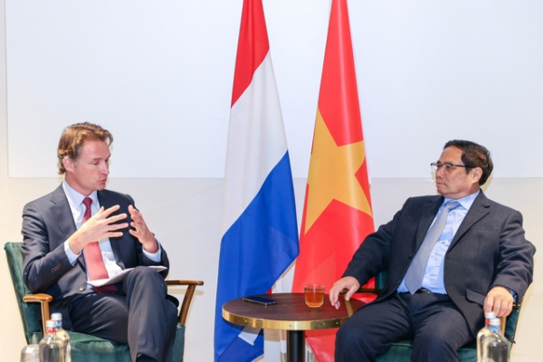 PM holds dialogue with leading Dutch businesses -0