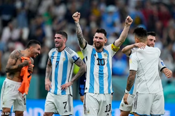 Thắng đậm Croatia, Argentina vào chung kết World Cup -0