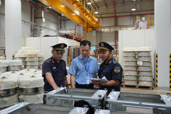 Xuất nhập khẩu hàng hóa của Việt Nam đạt mốc 700 tỷ USD -0