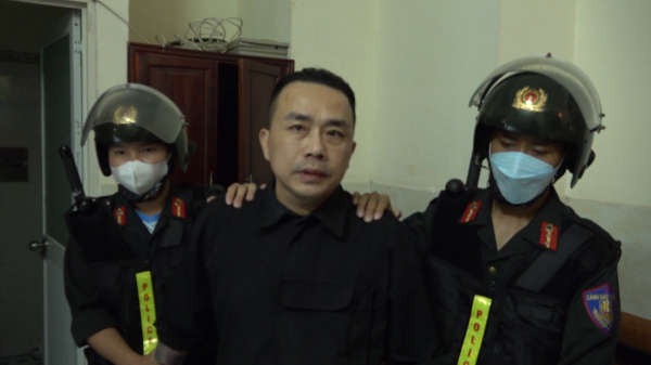 Khởi tố, bắt giam Việt kiều dọa tung ảnh “nóng” để cưỡng đoạt 200 triệu của người tình -0