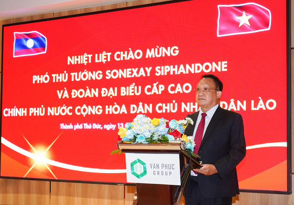 Phó Thủ tướng Lào cùng lãnh đạo TP Hồ Chí Minh thăm và làm việc tại Van Phuc City -1