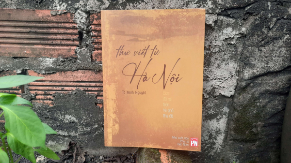 Ra mắt sách “Thư viết từ Hà Nội - Bom đã rơi trên hè phố thủ đô” -0