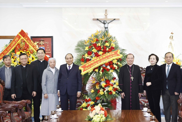 State president pays Xmas visit to Hanoi Archdiocese -0