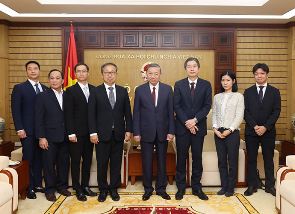 Minister To Lam receives senior official of JICA -0