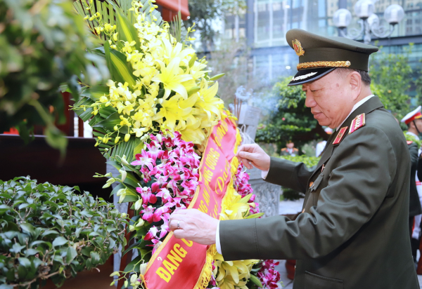 Đảng ủy Công an Trung ương, Bộ Công an dâng hương tưởng niệm Chủ tịch Hồ Chí Minh -0