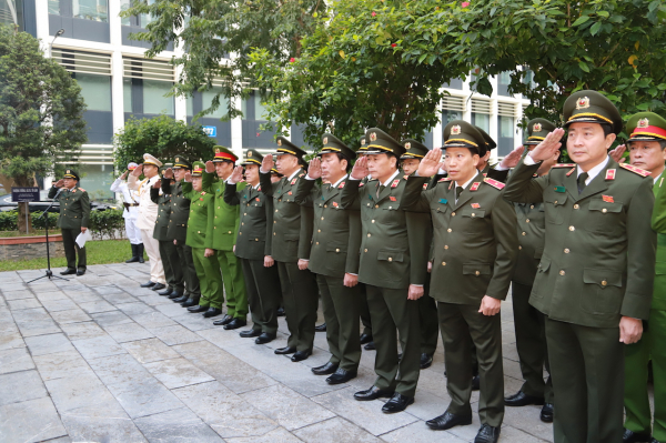 Đảng ủy Công an Trung ương, Bộ Công an dâng hương tưởng niệm Chủ tịch Hồ Chí Minh -0