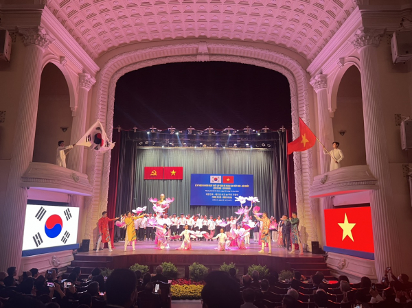 TP Hồ Chí Minh tổ chức lễ kỷ niệm 30 năm thiết lập quan hệ ngoại giao Việt Nam - Hàn Quốc -0