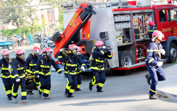 Cần Thơ thực tập phương án chữa cháy và cứu nạn cứu hộ tại Trung tâm thương mại Vincom Plaza -0