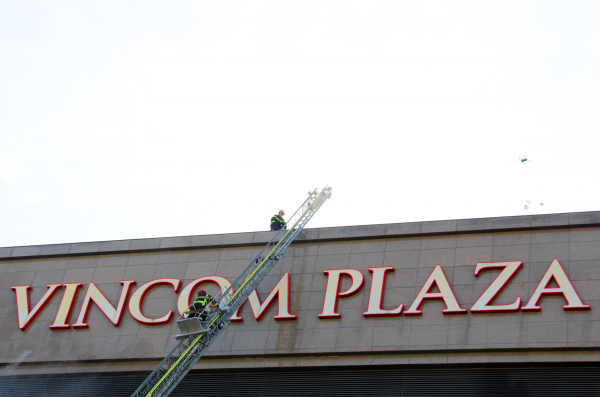 Cần Thơ thực tập phương án chữa cháy và cứu nạn cứu hộ tại Trung tâm thương mại Vincom Plaza -2