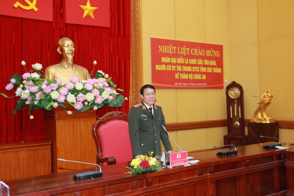 Thứ trưởng Lương Tam Quang tiếp đoàn đại biểu là chức sắc tôn giáo, người có uy tín trong dân tộc thiểu số tỉnh Sóc Trăng  -0