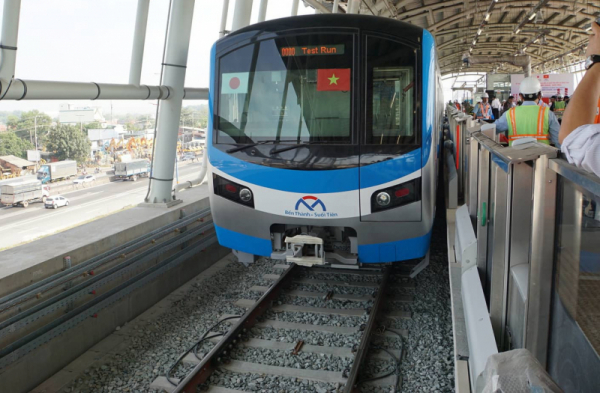 First test run begins on HCM City's Metro No.1 line -0