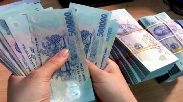  Sẽ xử lý các ngân hàng tiếp tục tăng lãi suất  -0