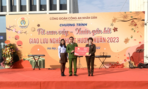 Ấm áp chương trình “Tết sum vầy – Xuân gắn kết”  Quý Mão 2023 -0