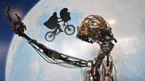Bán đấu giá mô hình người ngoài hành tinh “E.T” -0