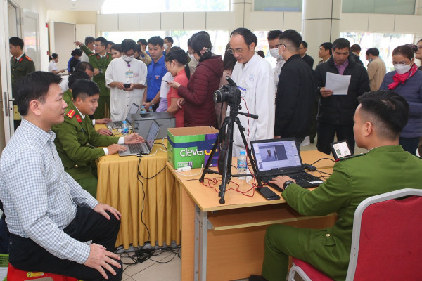 Hướng dẫn cài đặt ứng dụng VNeID cho bệnh nhân và người chăm sóc bệnh nhân -0