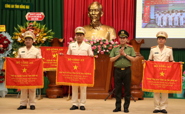 Dong Nai Police review reviews performance of tasks -0