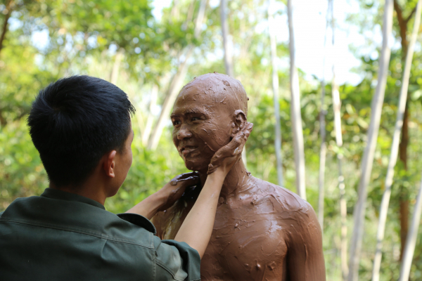 Cảnh sát đặc nhiệm chống khủng bố “tàng hình”, vây bắt đối tượng - 1