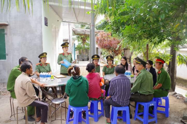 Công an tỉnh Ninh Thuận trao tặng căn nhà mái ấm tình thương cho một phụ nữ -0