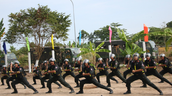 Công an TP Hồ Chí Minh ra mắt “quả đấm thép” mới  -1