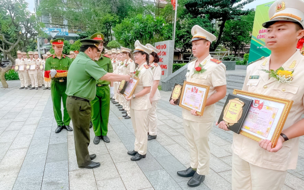 Tuyên dương 55 gương Đảng viên trẻ xuất sắc Công an TP Hồ Chí Minh  -0