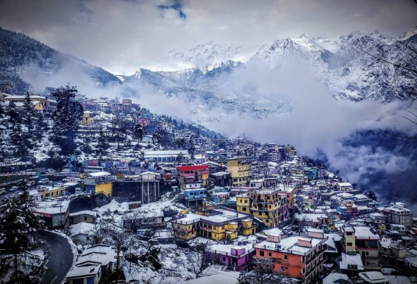 Sơ tán thị trấn hành hương nổi tiếng trên dãy Himalaya -0