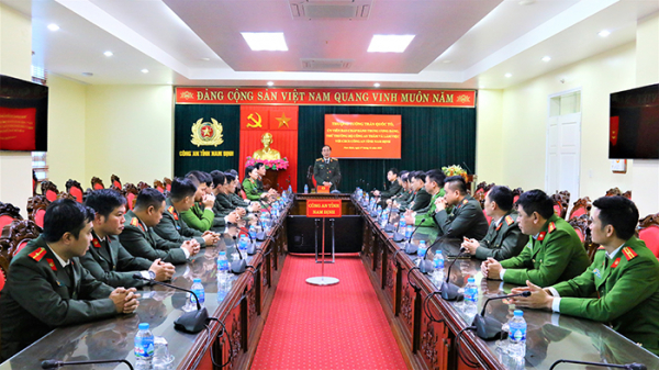Thứ trưởng Trần Quốc Tỏ thăm và làm việc tại Công an Nam Định -0