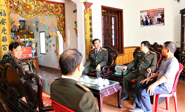 Thứ trưởng Trần Quốc Tỏ thăm và làm việc tại Công an Nam Định -1
