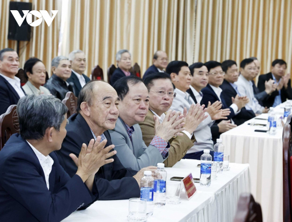 Chủ tịch nước Nguyễn Xuân Phúc gặp mặt nguyên lãnh đạo cấp cao khu vực miền Trung -0