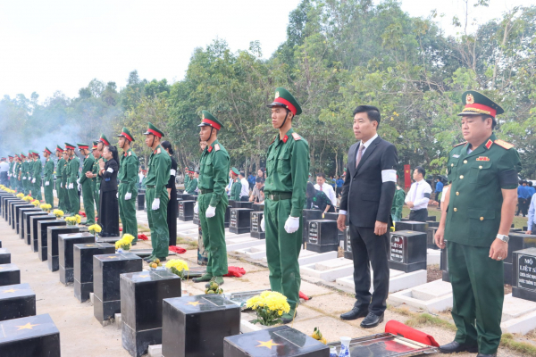 Long trọng truy điệu và an táng 89 hài cốt liệt sĩ hy sinh trong và ngoài nước -0