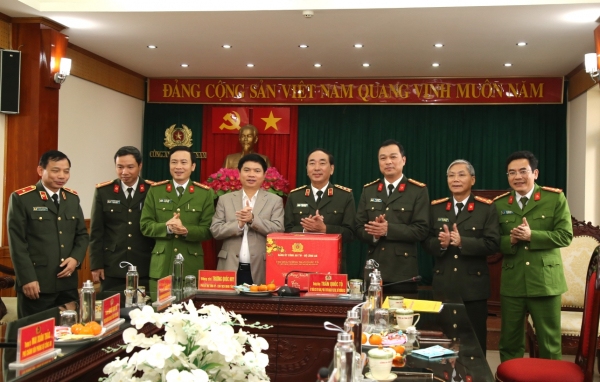 Thượng tướng Trần Quốc Tỏ thăm, chúc Tết Tỉnh ủy, Công an tỉnh Ninh Bình, Hà Nam -0