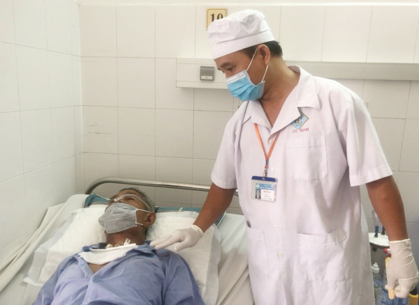 Bệnh nhân miệng chảy máu không ngừng do u ác ở lưỡi -0