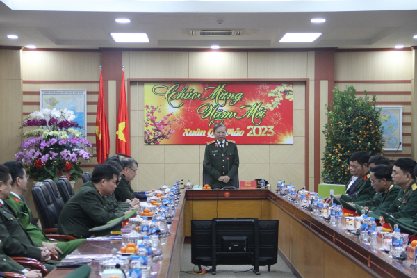Bộ trưởng Tô Lâm thăm, chúc Tết và trao quà tại Hưng Yên -0