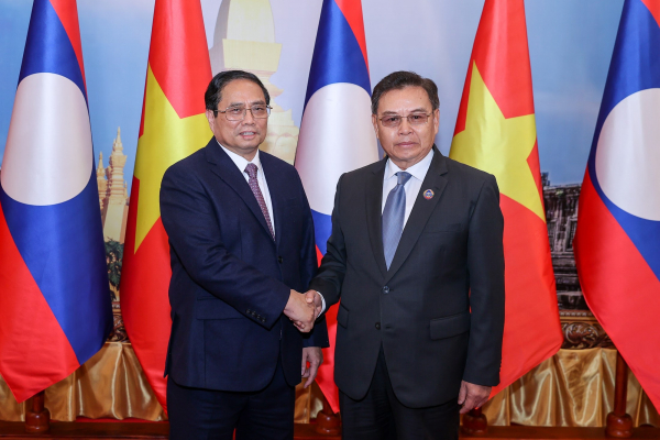 Thủ tướng Phạm Minh Chính hội kiến Chủ tịch Quốc hội Lào Saysomphone Phomvihane -0