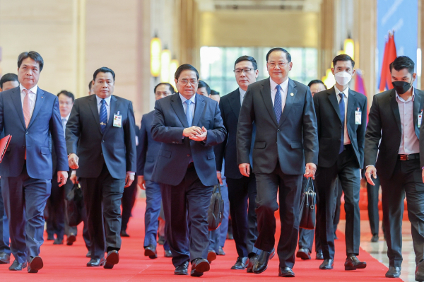 Thúc đẩy hợp tác chính trị, đối ngoại, an ninh quốc phòng, đầu tư thương mại Việt Nam - Lào -1