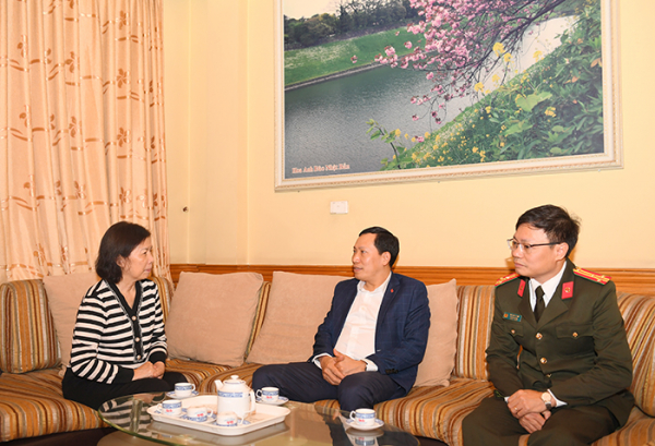 Thứ trưởng Lê Văn Tuyến thăm, chúc Tết gia đình các đồng chí cố lãnh đạo Bộ -1