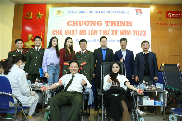 oung police officers join blood donation event in Hanoi -0