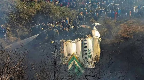 Hiện trường thảm khốc vụ rơi máy bay Nepal, chưa tìm thấy người sống sót -0