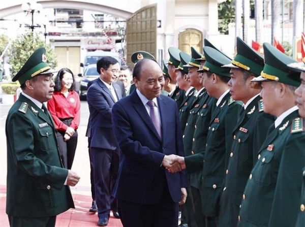 President examines Dak Lak border guard force’s combat readiness ahead of Tet -0