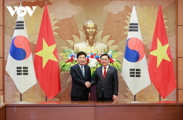 Chủ tịch Quốc hội Vương Đình Huệ hội đàm với Chủ tịch Quốc hội Hàn Quốc -0