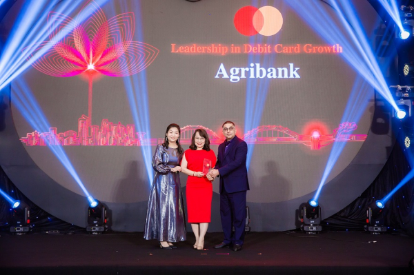 Agribank khẳng định thương hiệu bằng những giải thưởng uy tín -0