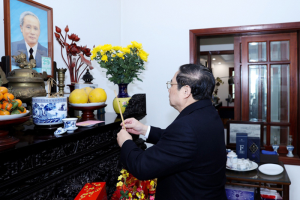 Thủ tướng Phạm Minh Chính dâng hương cố Thủ tướng Phạm Văn Đồng và Đại tướng Võ Nguyên Giáp -0