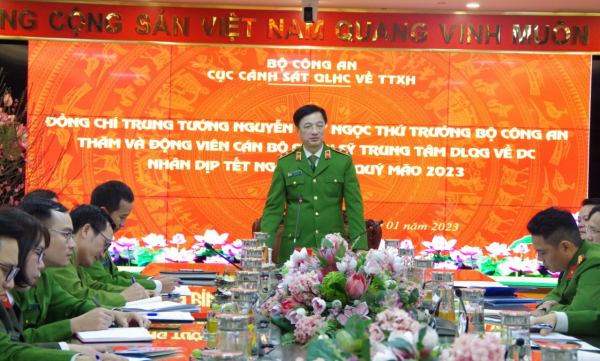 Thứ trưởng Nguyễn Duy Ngọc thăm, chúc Tết cán bộ, chiến sĩ Trung tâm dữ liệu quốc gia về dân cư -0