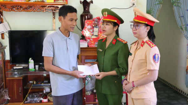 Hiệp hội PCCC và CNCH Việt Nam thăm hỏi gia đình 2 CBCS PCCC hy sinh -0