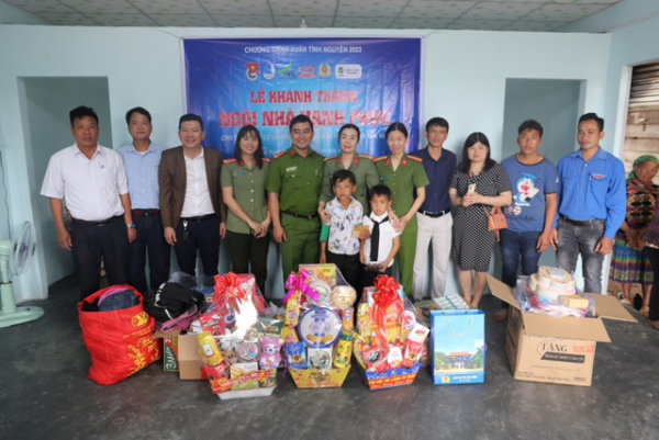 Hội Phụ nữ Công an tỉnh Đắk Nông nhận đỡ đầu và xây tặng nhà mới cho 2 trẻ mồ côi -0